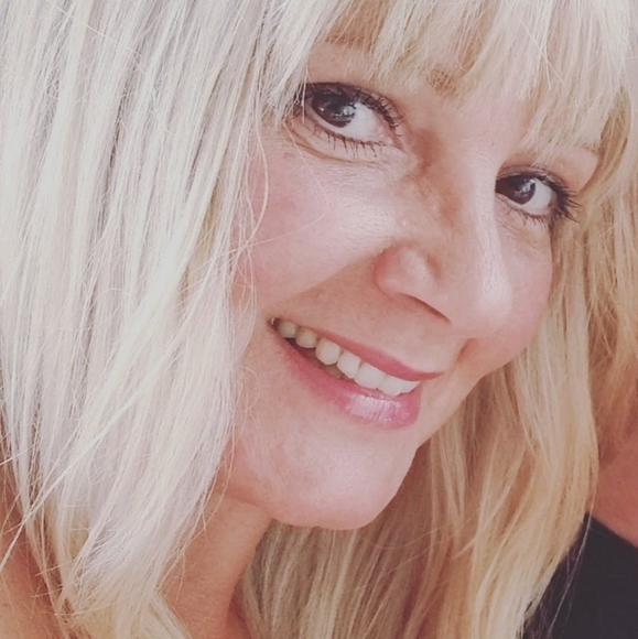 Meet your Posher, Maureen - Picture 1 of 1